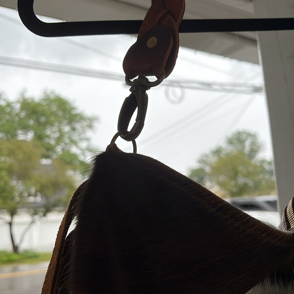 😍 Stunning authentic Cowhide Fringed Bag! 😍 - Picture 10 of 14